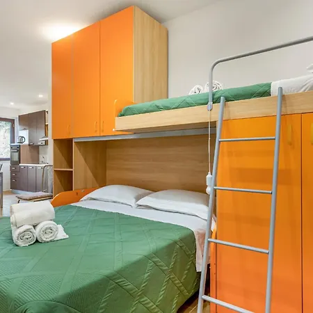 Guesthost - Cozy Beachfront In Taormina!